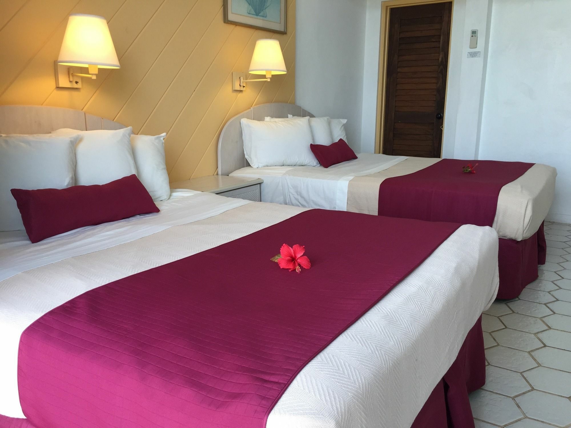 โฮเต็ล ออน เดอะ เคย์ Hotel คริสเตียนสเต็ด ภายนอก รูปภาพ